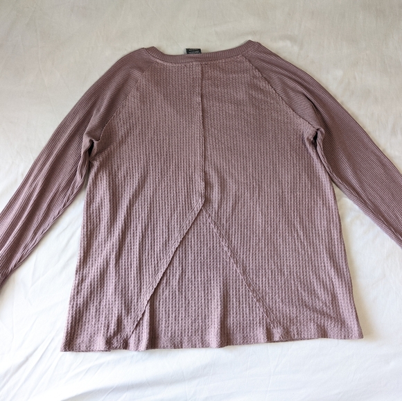 Chelsea and Theodore V neck Sweater Top Women's Large Mauve Color - Picture 3 of 9